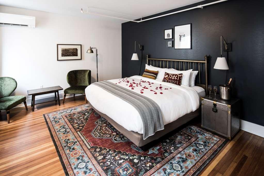 The Armstrong Hotel Fort Collins Amenities photo